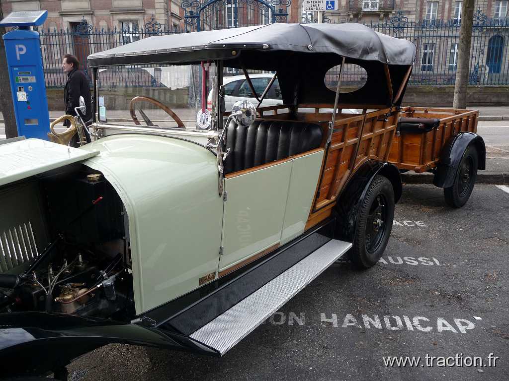 2009_03_01_colmar (15).jpg - 01/03/2009 - 68000 COLMAR, parking de l'ancienne sous-préfecture, Colmar Auto Rétro, MATHIS avec sa remorque